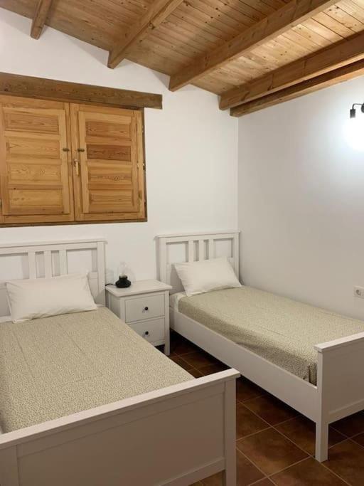 La Llobatera Casa Rural Les Coves de Vinroma Екстер'єр фото